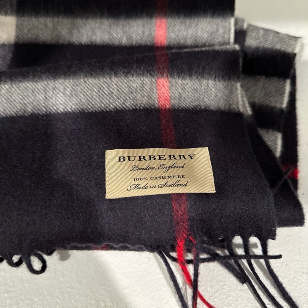 Burberry Black and White Checkered Scarf - Picture 3 of 3